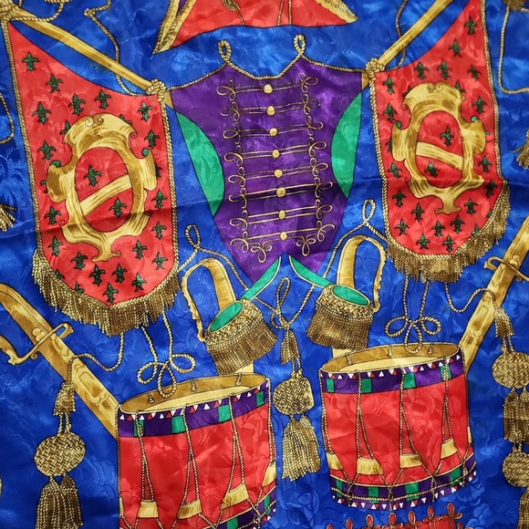 Vintage Scarf Shawl Nutcracker Shield Drums Trumpets Coat Of Arms - Picture 10 of 12